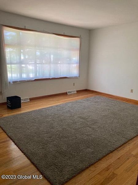 5th image of 155 Boxwood Drive