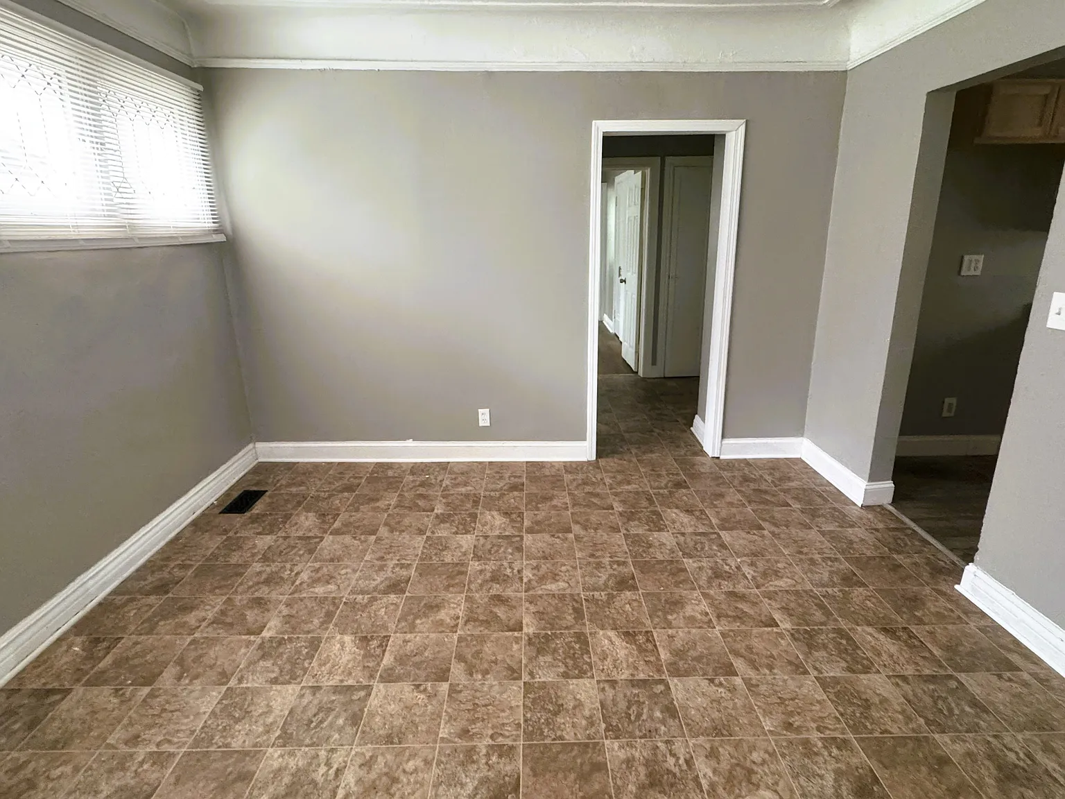 Now Leasing! 5292 Dickerson Ave, Detroit, MI 48213 — Photo 4