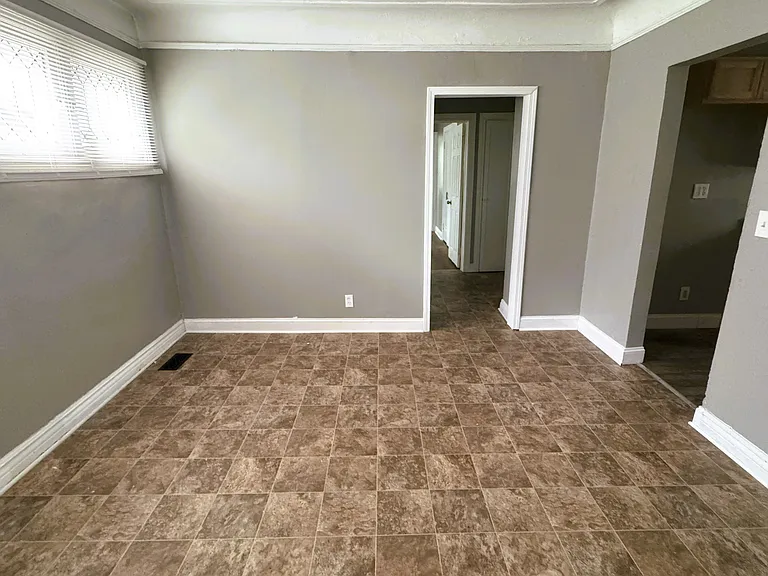 5292 Dickerson St — Photo 4