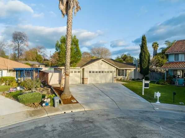 1201 El Cerro Dr, Hollister, CA 95023