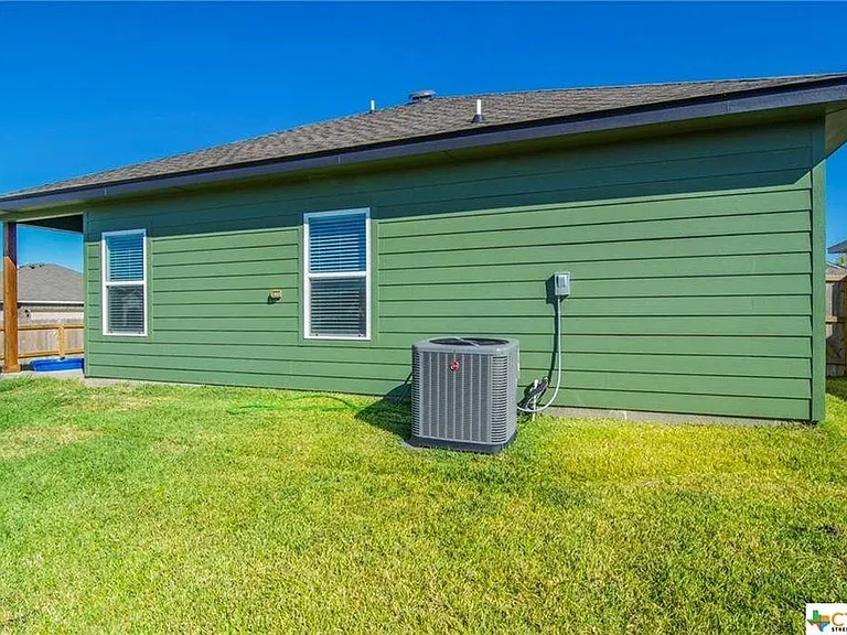 7917 McCullough Loop — Photo 14