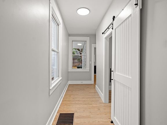 5th image of 825 Dayton Ave