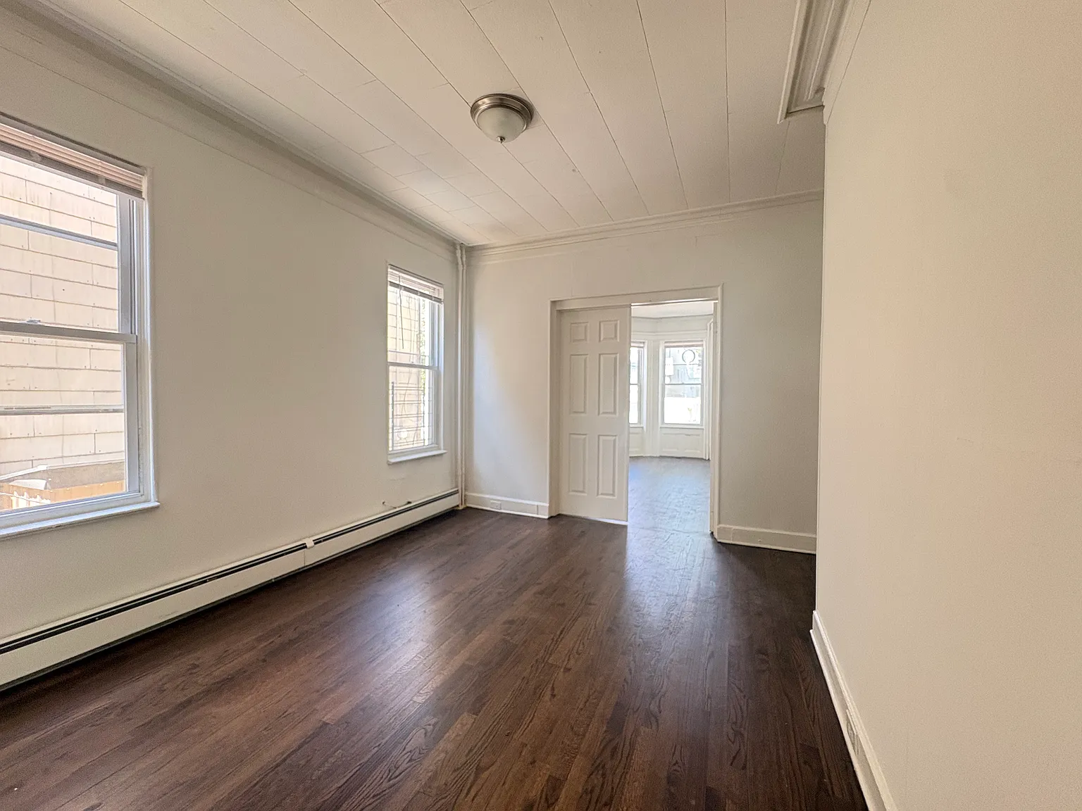 3 bed, 1000 sqft, $2,495 — Photo 2