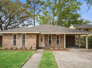 336 Colonial Club Dr, Harahan, LA 70123