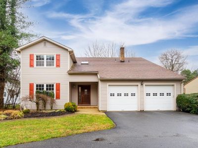 10 Disbrow Ct, East Brunswick, NJ, 08816