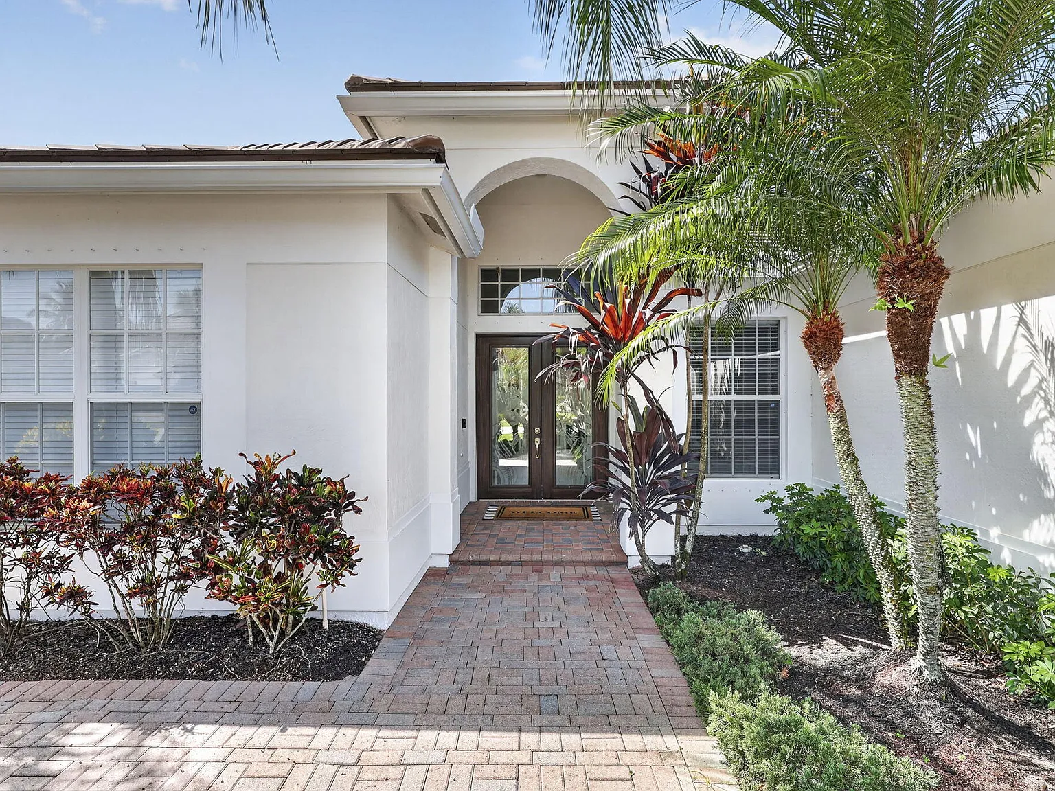5 bed, 3.0 bath, 2821 sqft, $10,500 — Photo 3