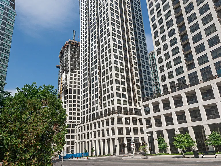 30 Elm Dr W #502 — Photo 33