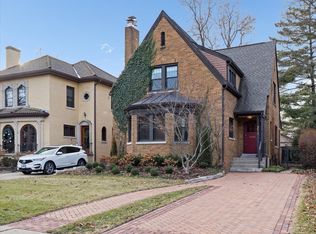 2412 Lawndale Ave, Evanston, IL 60201
