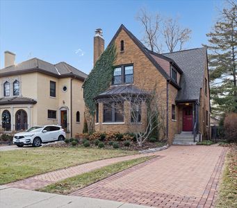2412 Lawndale Ave, Evanston, IL, 60201