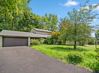 225 Penny Ln, Sterling, VA 20164