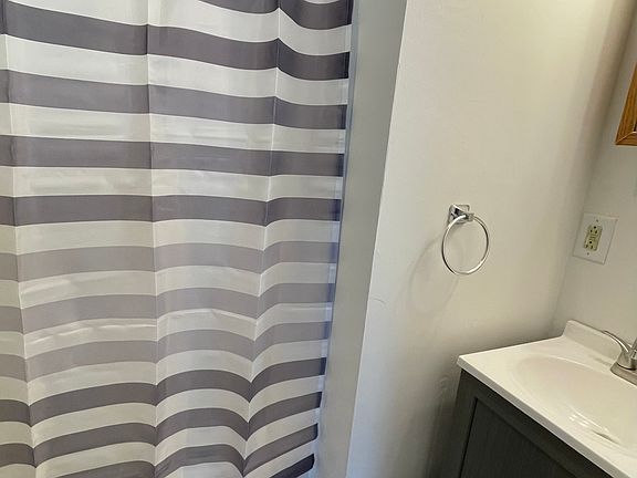 5th image of 1116 W 22nd St #2