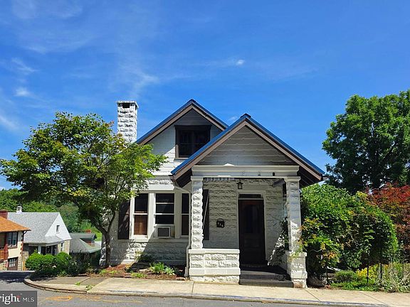 2nd image of 615 Piedmont Ave