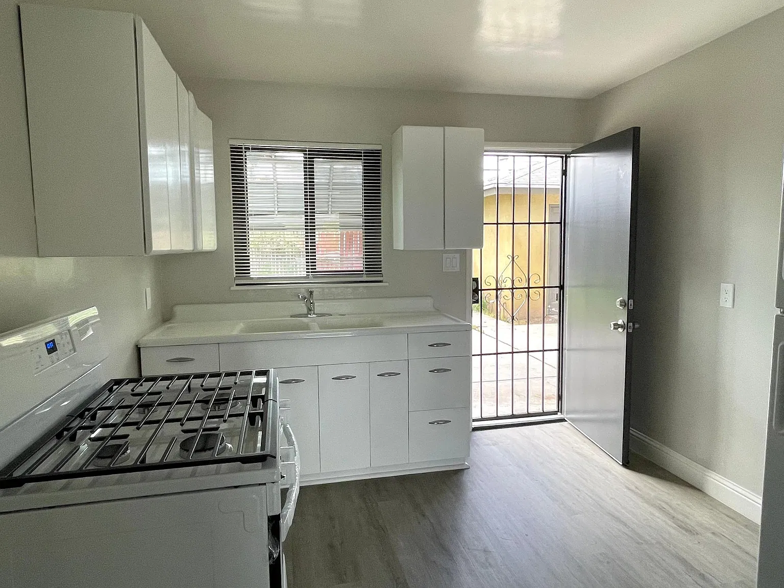 2 bed, 750 sqft, $1,400 — Photo 4