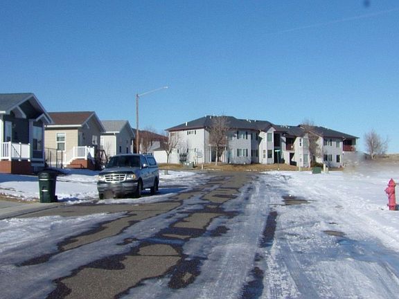 5th image of 606 Dickinson Ave