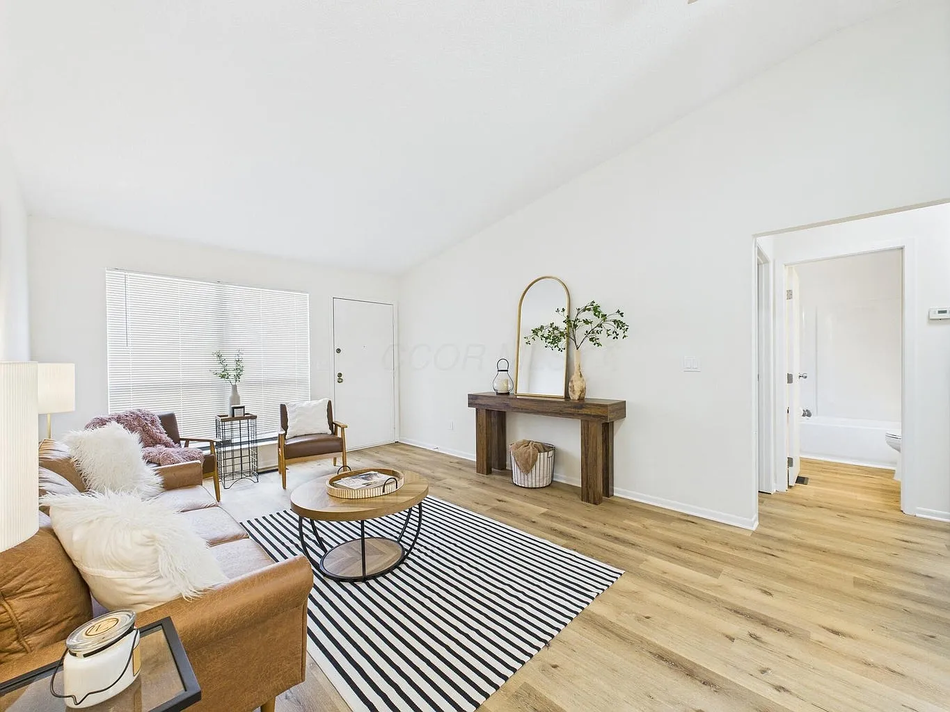 2 bed, 768 sqft, $1,650 — Photo 3