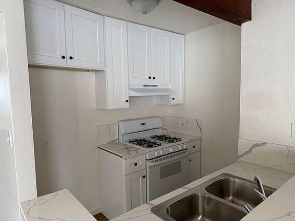 2nd image of 601-611 Eye St