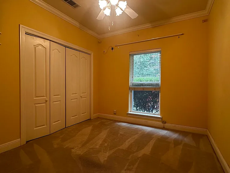 10642 Molly Ave — Photo 12
