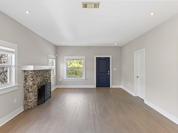 3rd image of 2434 SW 15th St