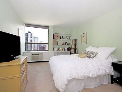 1360 N Sandburg Ter APT 1703C, Chicago, IL, 60610