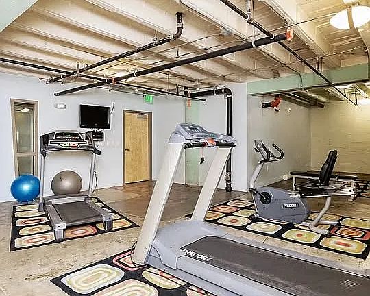 5th image of 112 11th St APT 207