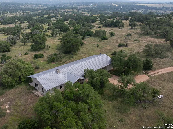 306 fieldstone, Johnson City, TX 78636