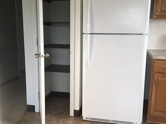 3rd image of 5075 Thurston Ave