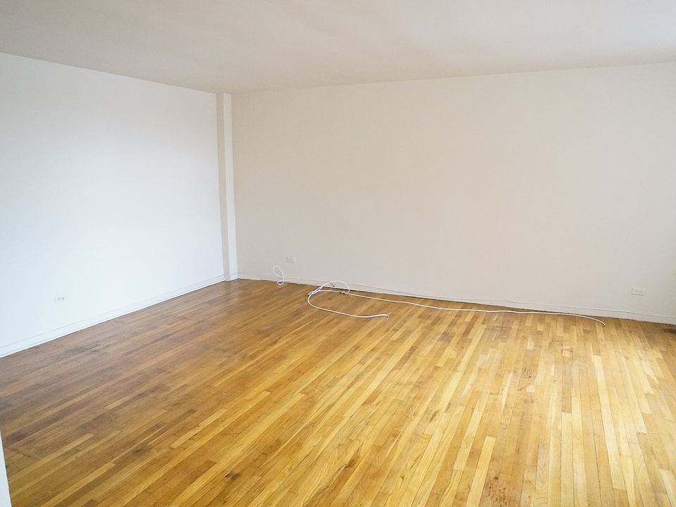 2nd image of 2170 University Ave APT 3E