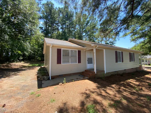107 Carson Dr, Cowpens, SC 29330