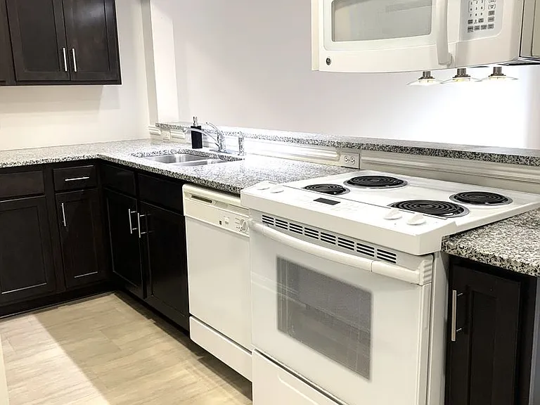 2745 Grinstead Dr #106 — Photo 4
