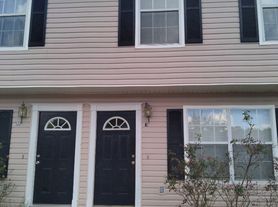 1100 Pineland Ave, Hinesville, GA