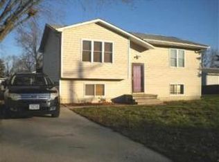 309 E 1st St, Wilton, IA 52778