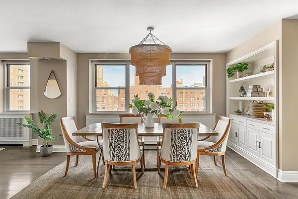 Sold by Compass | media 21