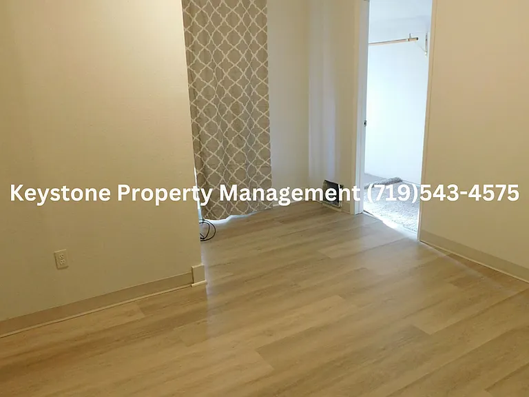 706 W Adams Ave — Photo 6