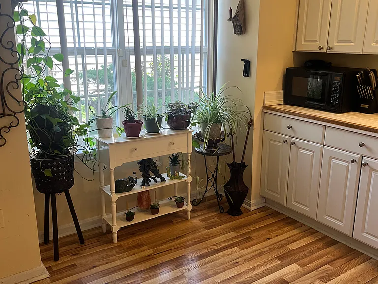 614 Lakefront Cir #614 — Photo 8