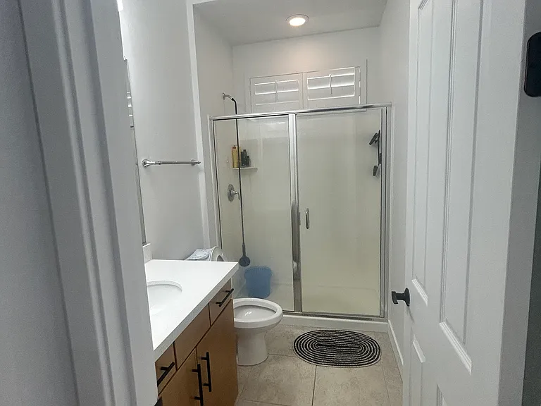 Bathroom3 with Shower
