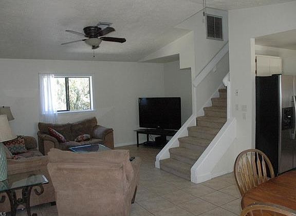 4th image of 5545 Henley St