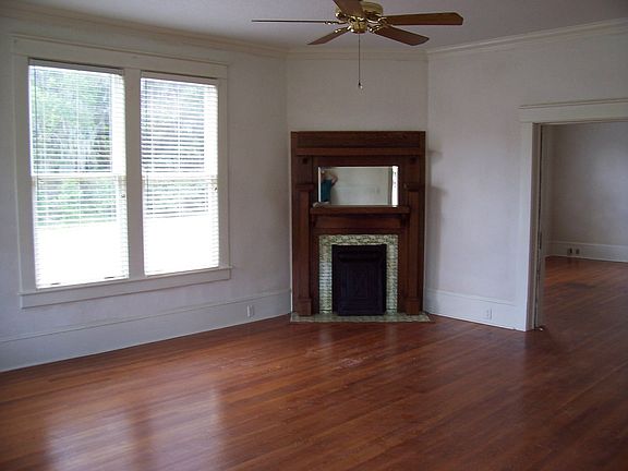 Living Room 19 x 20