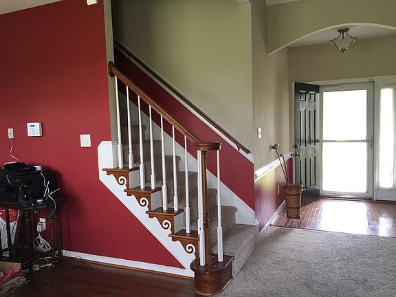 3rd image of 85 Glenwood Pl