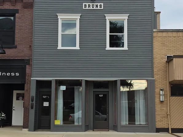 127 1/2 N 4th St #1, Oregon, IL 61061