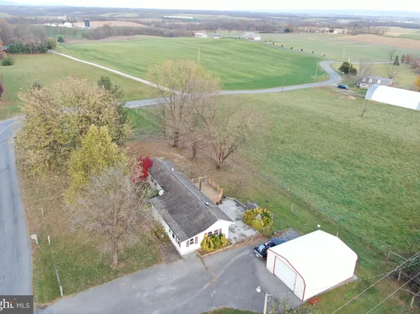 8952 Mount Olivet Rd, Chambersburg, PA 17202