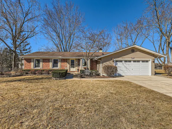 4170 N Firestone Dr, Hoffman Estates, IL 60192