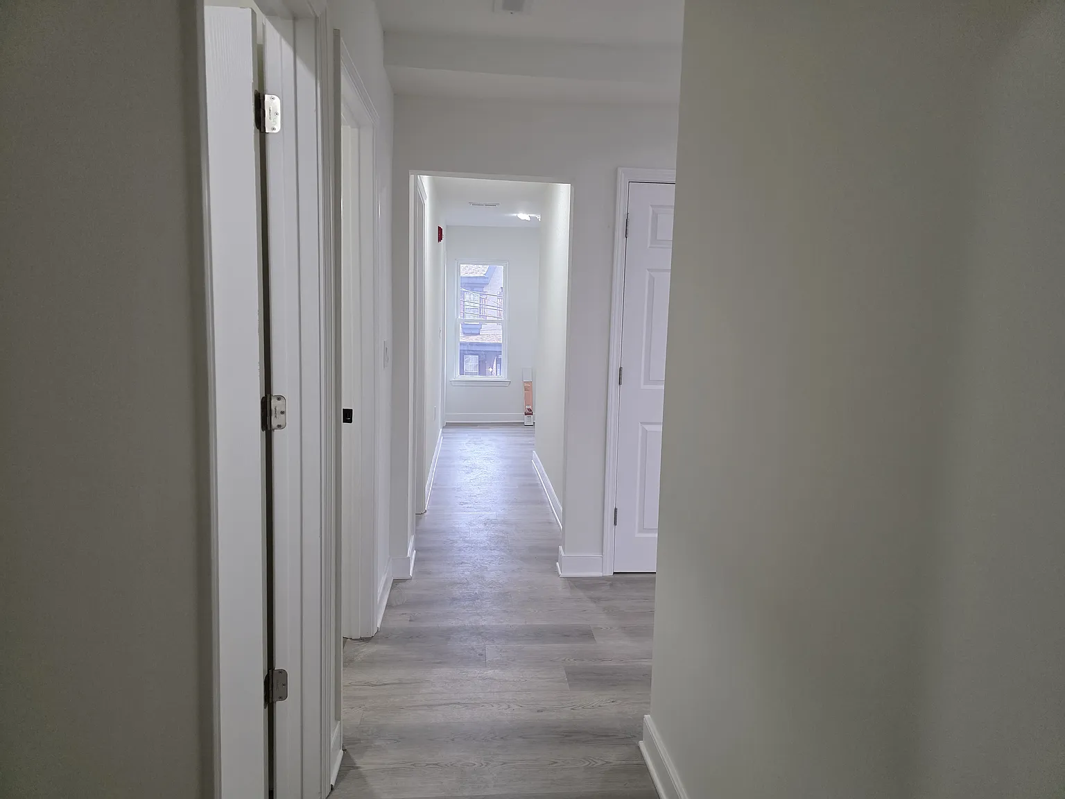 3 bed, 1100 sqft, $2,600 — Photo 2