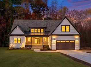 4557 Duncan Dr, Buford, GA 30518