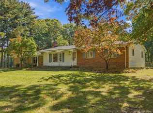11428 White Lake Rd, Fenton, MI 48430