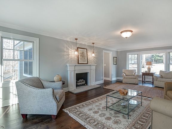 4th image of 112 Forest Way