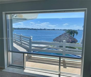 2700 NE 135th St APT 48