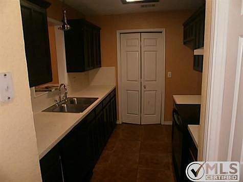 3rd image of 518 Mel Ct