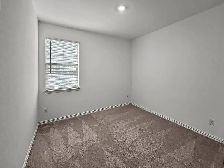 1100 Flameleaf Dr — Photo 18