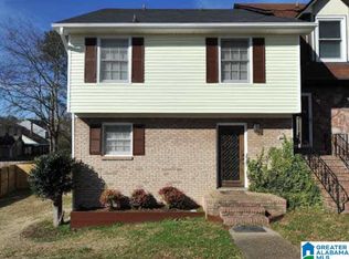 707 Cahaba Manor Dr, Pelham, AL 35124