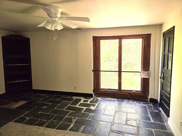 9 Granite Ave — Photo 3